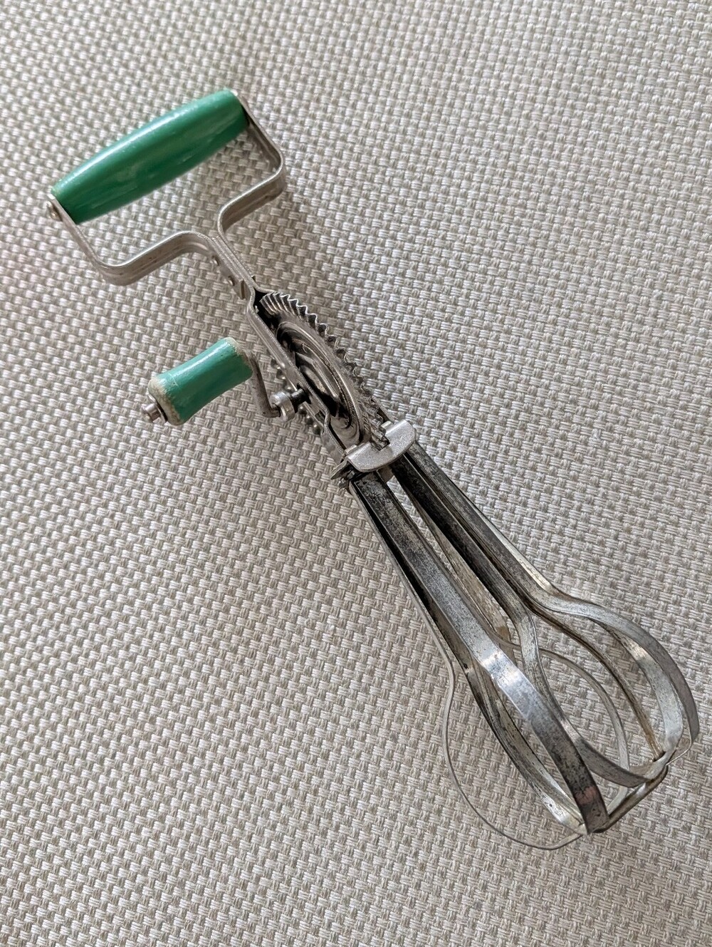 vintage TAPLIN HAND MIXER cute retro kitchen decor
